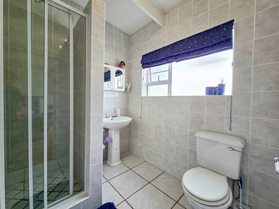 4 Bedroom Property for Sale in Stilbaai Wes Western Cape